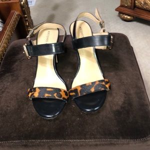 Antonio Melanie animal print heels